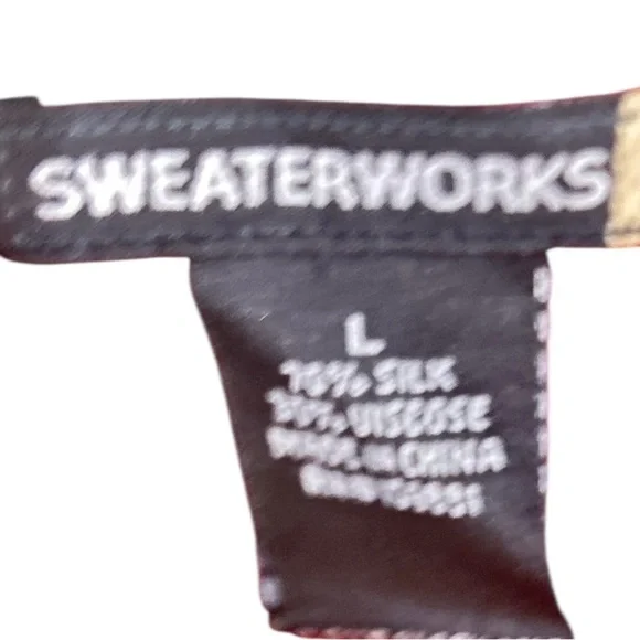 Sweaterworks Rich Red V-Neck silk Sweater front twist knot detail size large - Picture 9 of 9